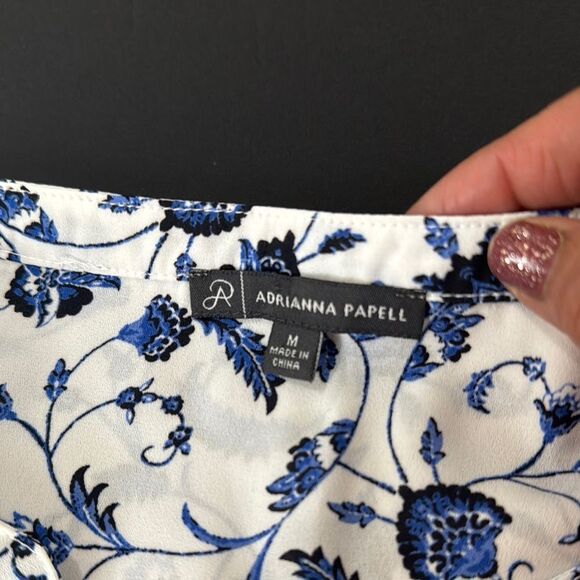 ADRIANNA PAPELL Floral Sleeveless Top - Blue and White Size M - Picture 5 of 9